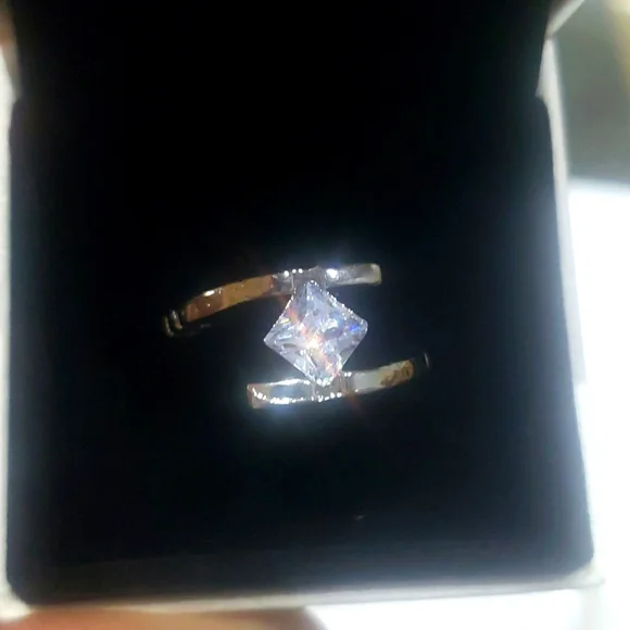 Ring 💍 Size 7 - Picture 4 of 13